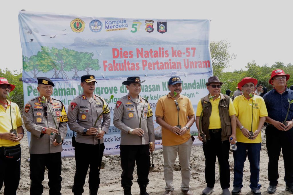 Penanaman Mangrove Fpunram Dies 57